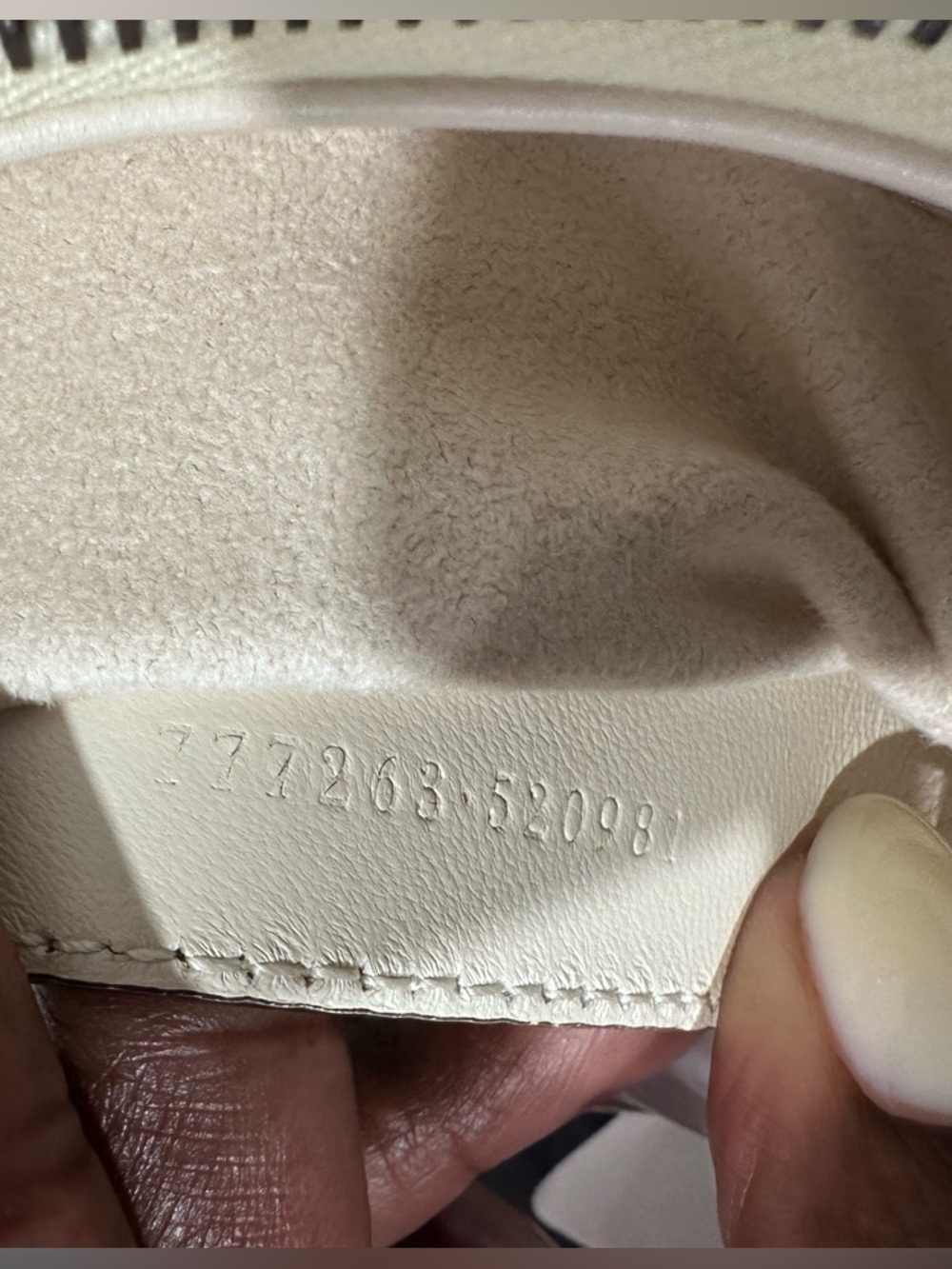 Gucci Marmont Small Shoulder Bag - Picture 4 of 10
